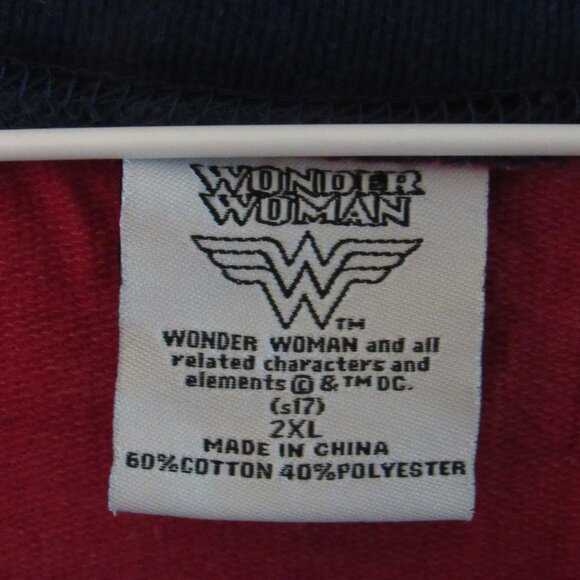 Wonder Woman Pullover Shirt Womens 2X-Large Red/Blue - Picture 5 of 5